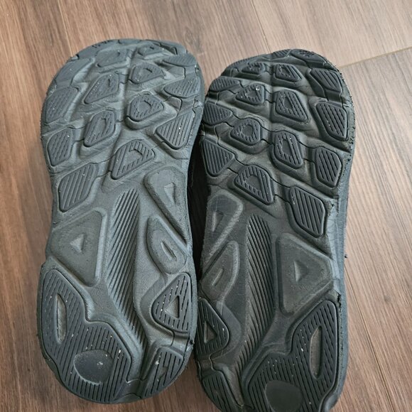 Hoke Clifton 9 Black running shoe - Picture 5 of 5